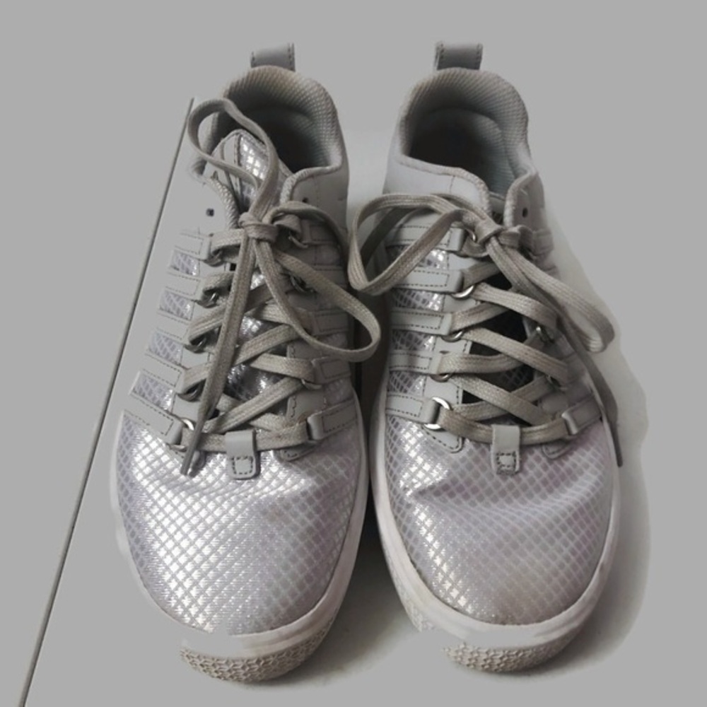 K-swiss Womens Sliver/gray  Sneakers Sz 8.5 *G6*